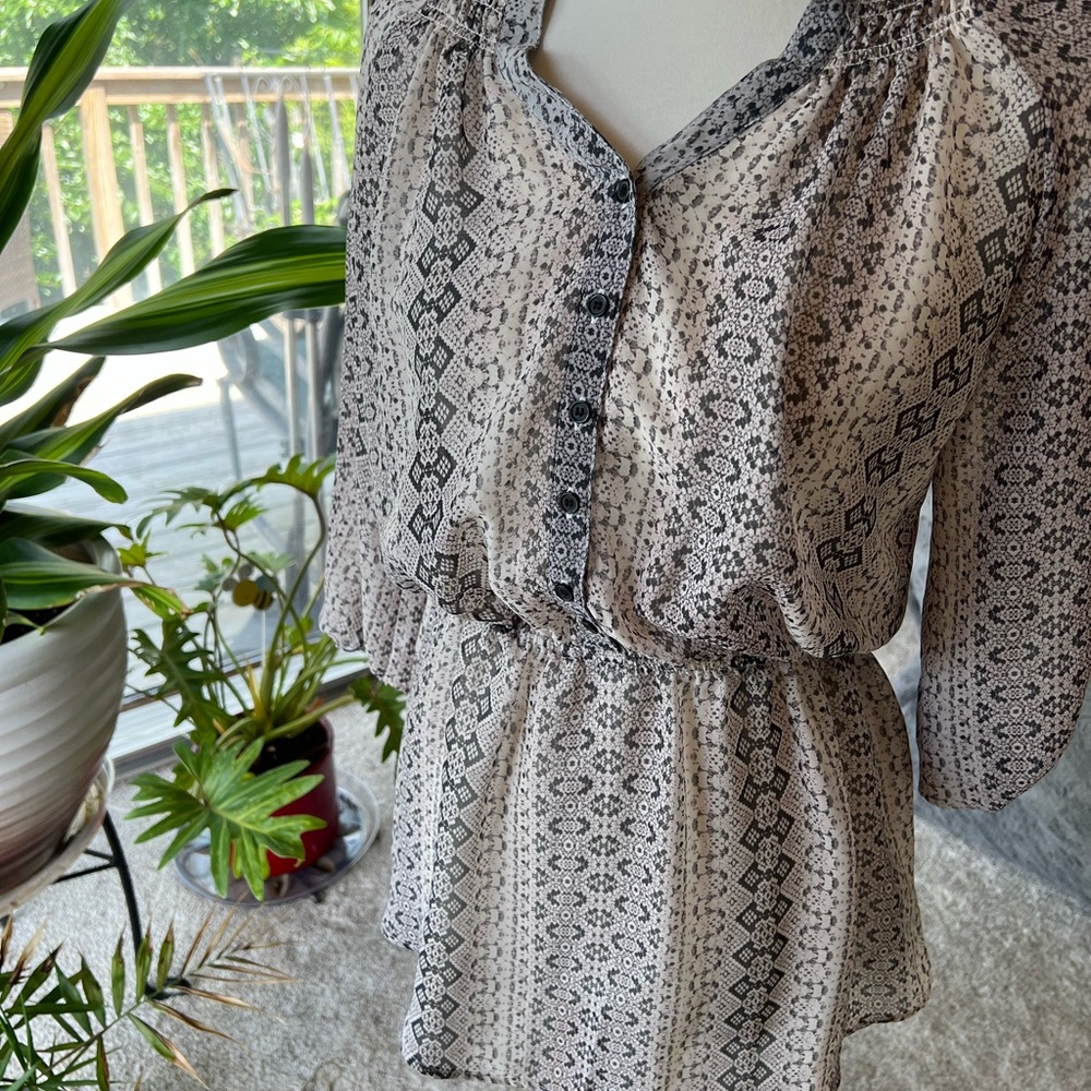 Maurice’s blouse size small. NWOT